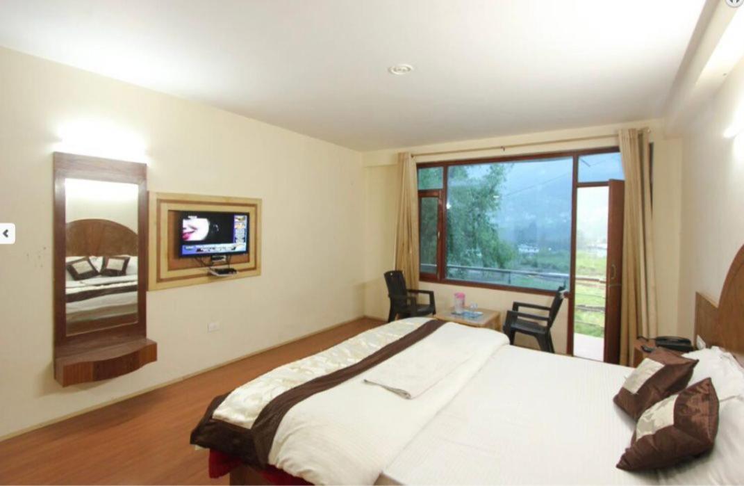 Hotel Devlok Inn Manāli Εξωτερικό φωτογραφία