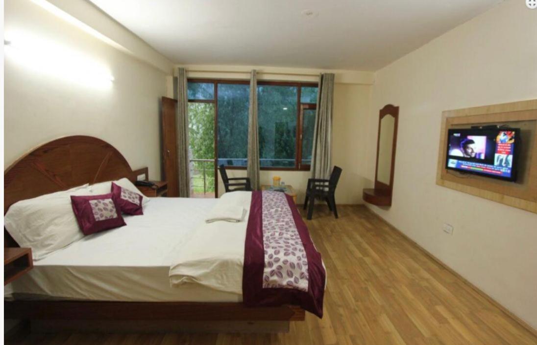 Hotel Devlok Inn Manāli Εξωτερικό φωτογραφία